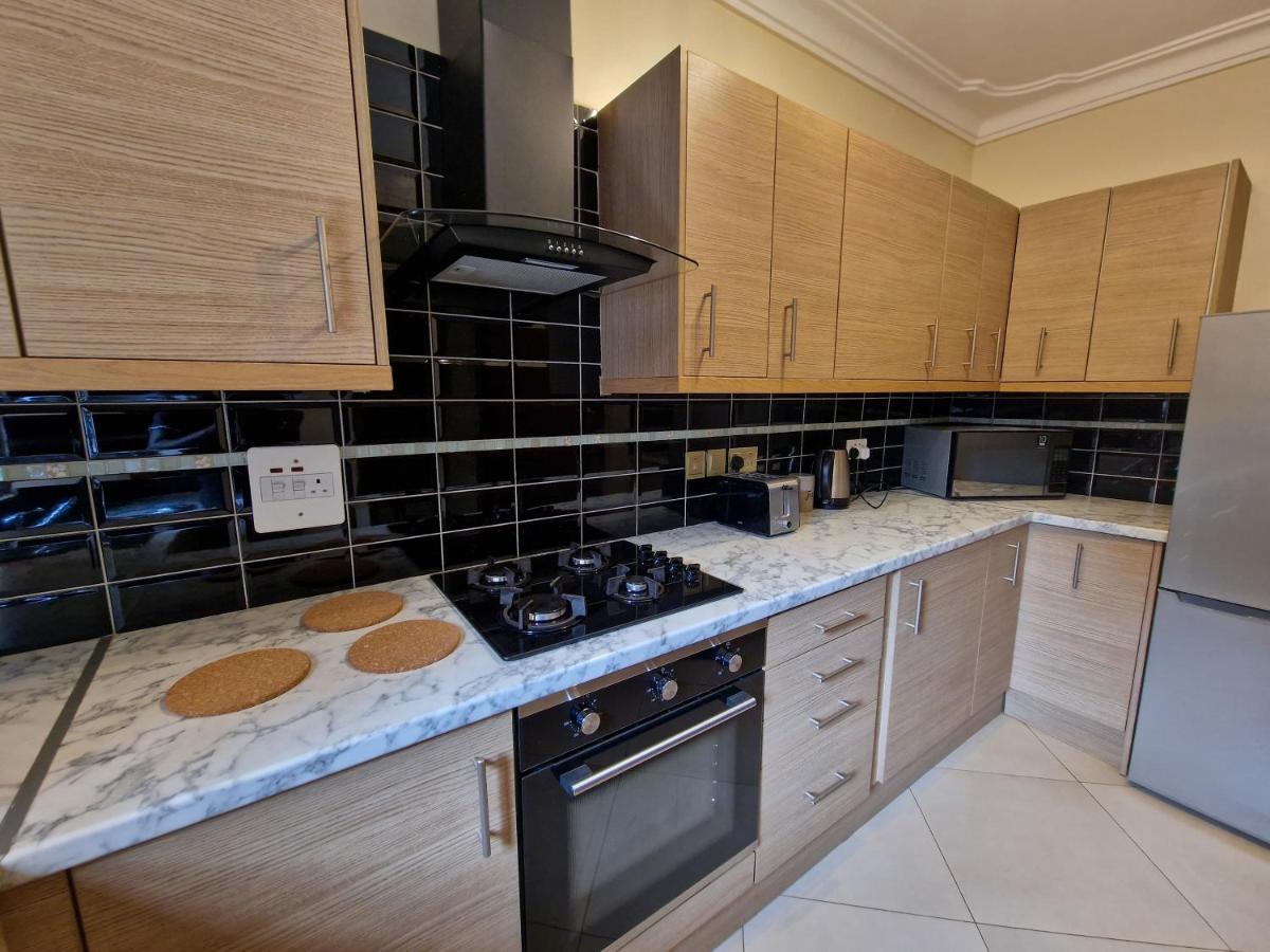 Eric Wilkins Apartments Lubowa Kültér fotó