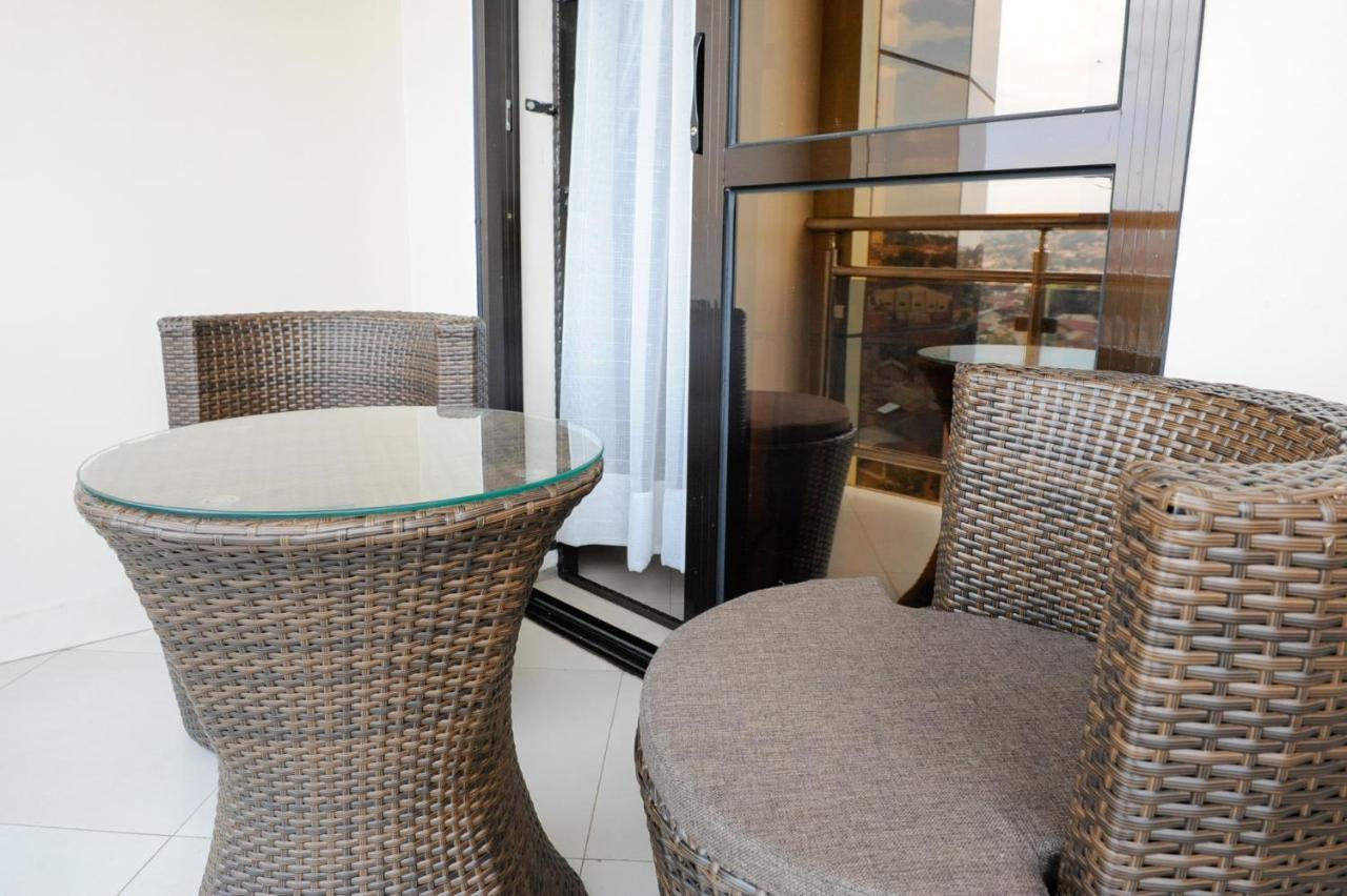 Eric Wilkins Apartments Lubowa Kültér fotó